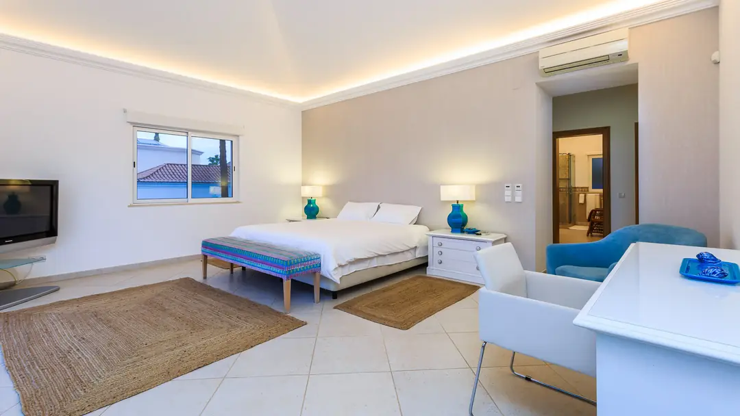 Encosta do Lago 5 – luxury villa in Algarve, Portugal – image 13