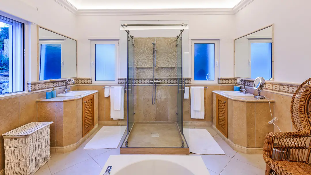 Encosta do Lago 5 – luxury villa in Algarve, Portugal – image 16
