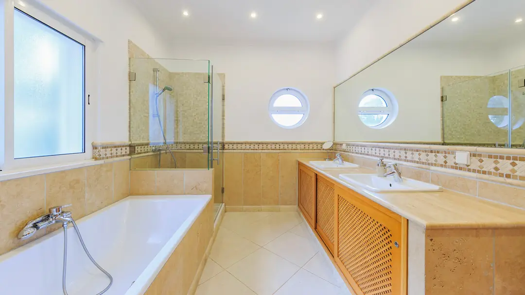 Encosta do Lago 5 – luxury villa in Algarve, Portugal – image 18
