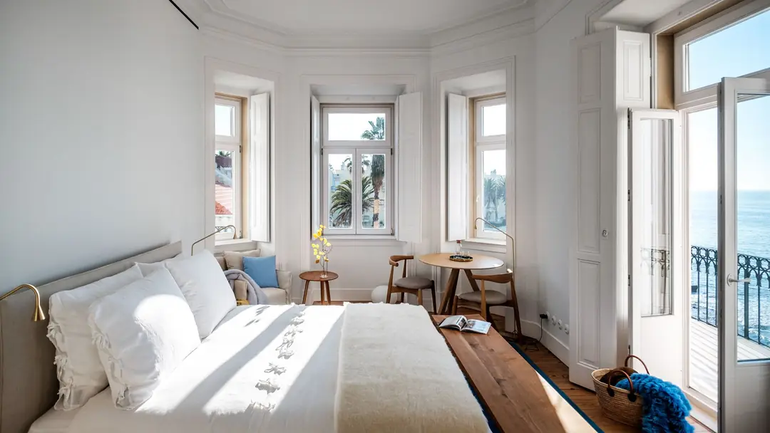 Villa Laura – luxury villa in Lisbon, Portugal – image 13