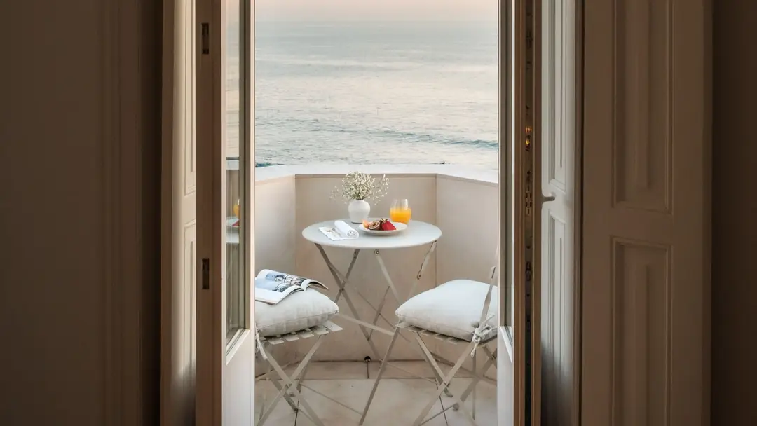 Villa Laura – luxury villa in Lisbon, Portugal – image 17